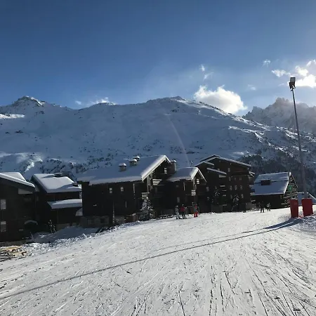 דירה 2 P 5 6 Pers Pieds Des Pistes Parking Couvert Inclus Les Allues